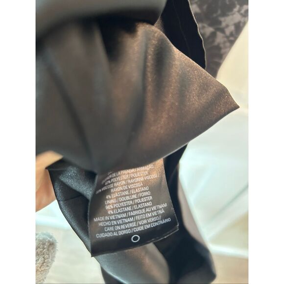 Tahari work dress classy stylish sleeveless size 2 - Picture 5 of 6